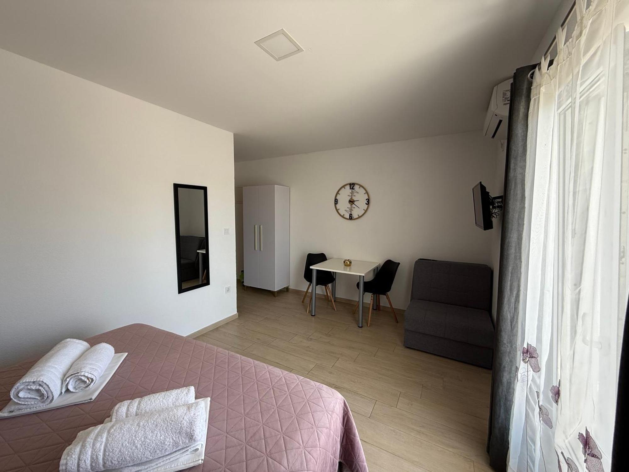 Apartments Matic Baška Voda Rom bilde