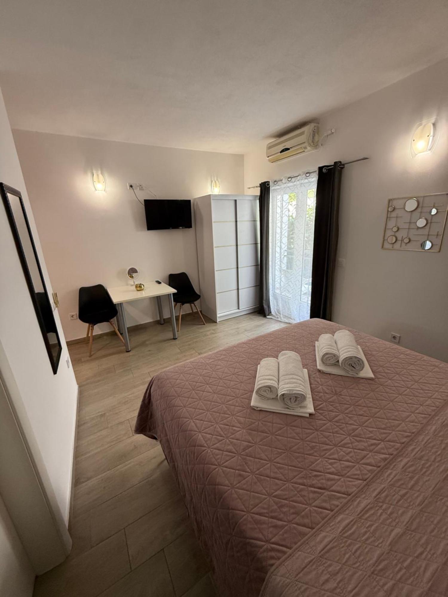 Apartments Matic Baška Voda Rom bilde