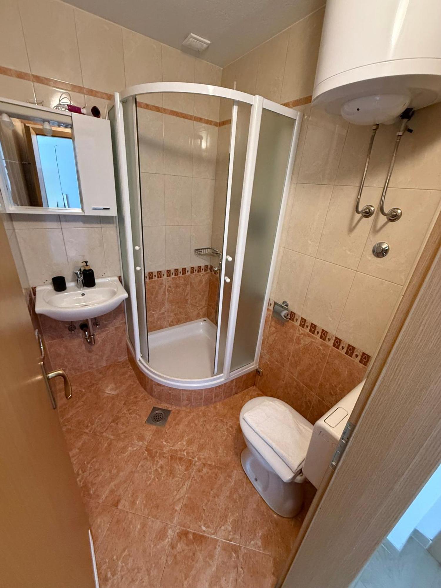 Apartments Matic Baška Voda Rom bilde