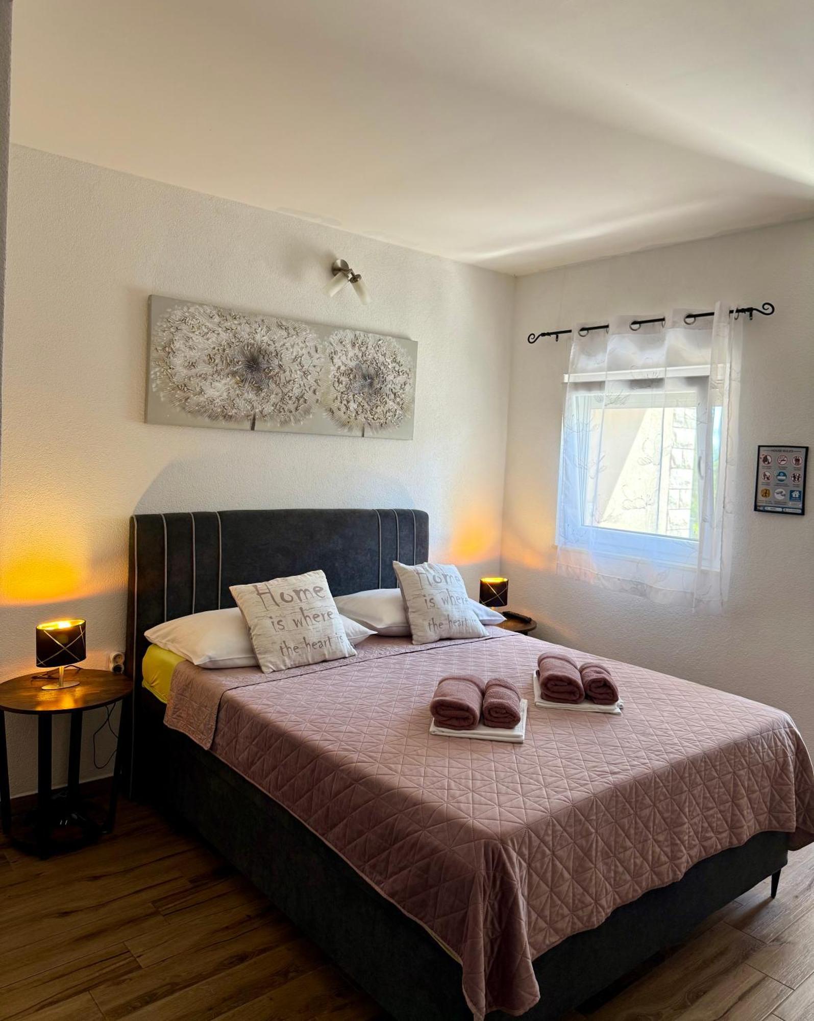 Apartments Matic Baška Voda Rom bilde