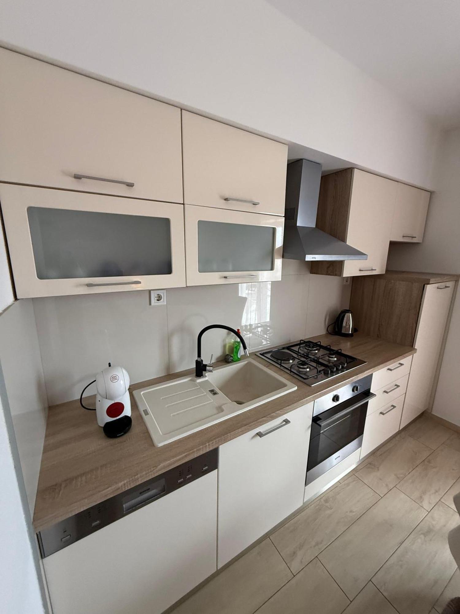 Apartments Matic Baška Voda Rom bilde